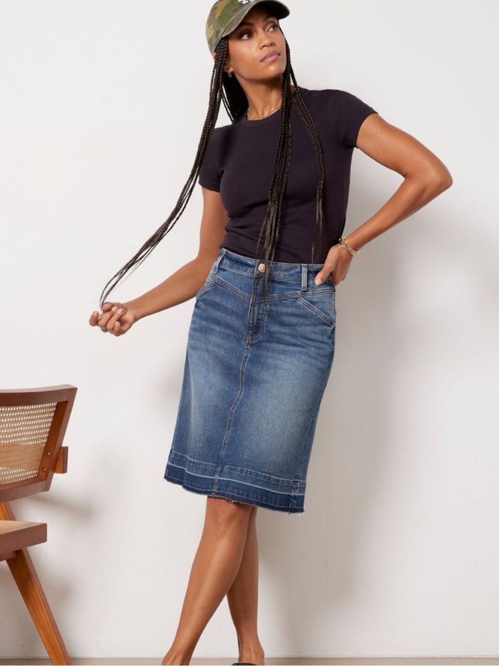 Kut  from the Kloth Release Hem Paula Denim Skirt Women’s SZ 8 in Medium Wash